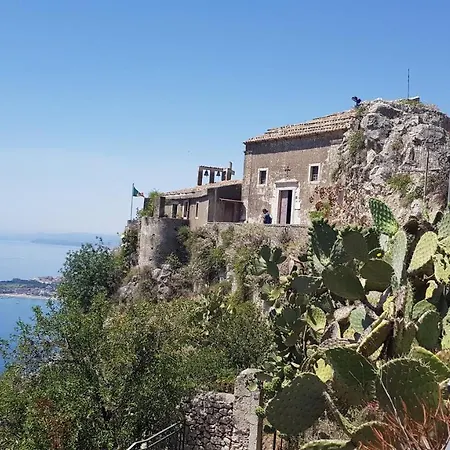 Villa Dbhousetaormina *
